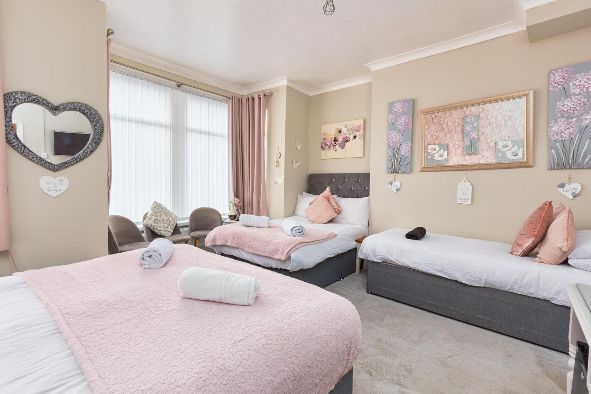 Friends Hotel Μπλάκπουλ Εξωτερικό φωτογραφία